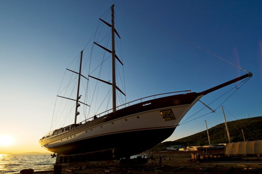 C-HULL-MACH YCH (MCA) SHORT RANGE 39 METERS STEEL TRADITIONAL GULET